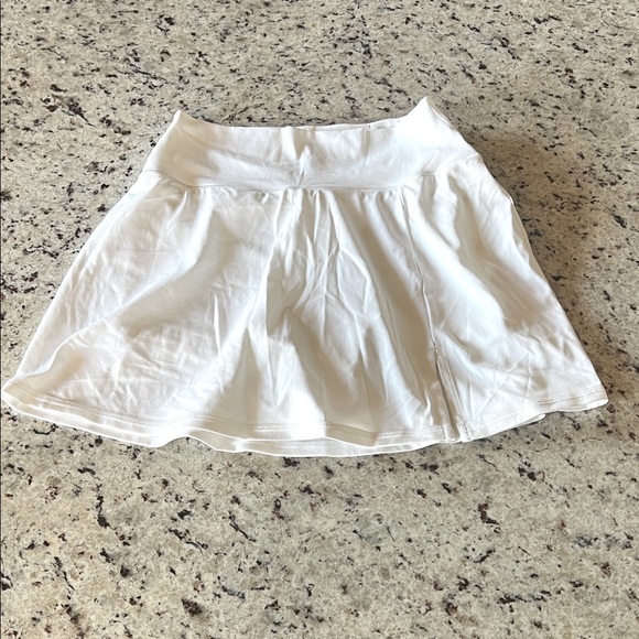 New - Aerie White Skater Skort - Picture 1 of 9